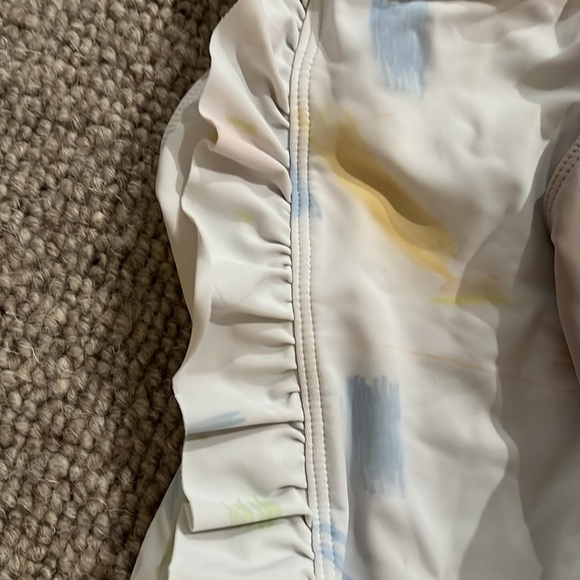 Minnow. Size 1 ruffle one piece. 2 styles - Picture 2 of 5